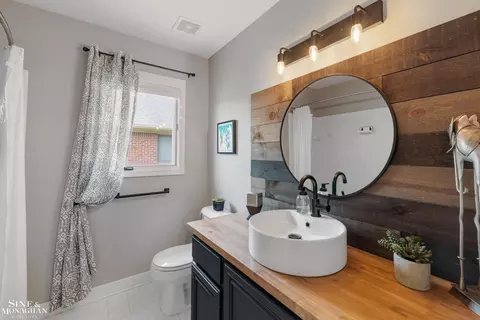 Bath - 21372 Florence, Macomb, MI 48044 photo 2 of 5