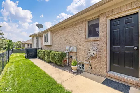 Exterior - 21372 Florence, Macomb, MI 48044 photo 3 of 8