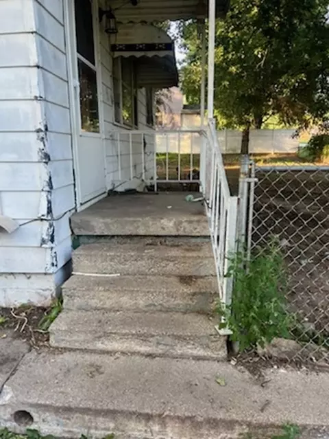 1287 Maxson, Flint, MI 48504 photo 2