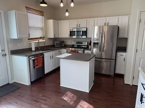 406 Lapoint, Monroe, MI 48162 photo 3