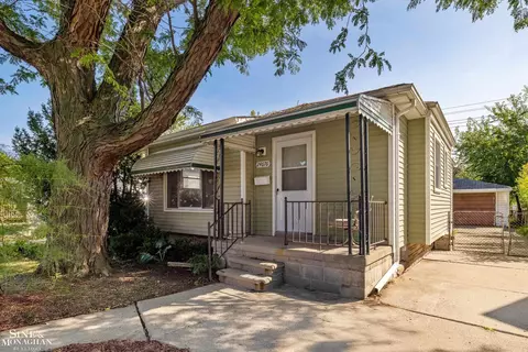 24676 Lambrecht, Eastpointe, MI 48021