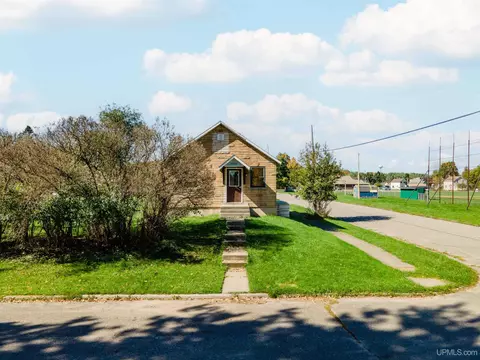 Exterior - 400 Brule, Caspian, MI 49915 photo 2 of 7