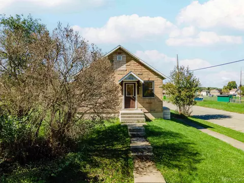 Exterior - 400 Brule, Caspian, MI 49915 photo 3 of 7