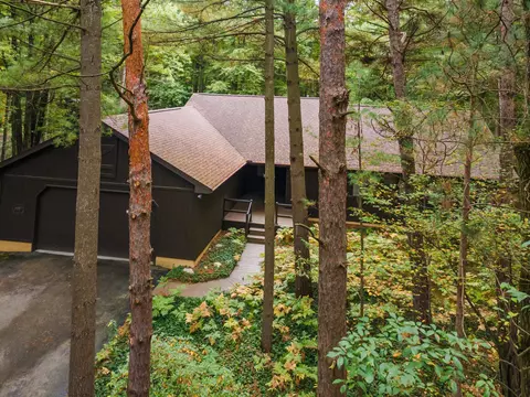 2350 Old Pne, Midland, MI 48642