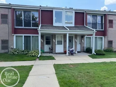 602 Sunset #602, Saint Clair Shores, MI 48082