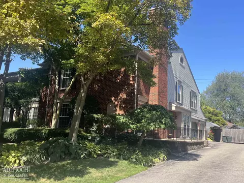 21957 Shore Pointe, Saint Clair Shores, MI 48080