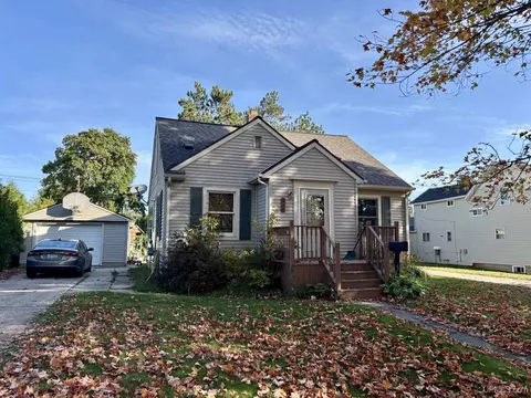 316 W Avenue B, Newberry, MI 49868