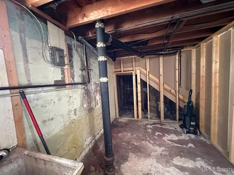 706 Duncan, Ishpeming, MI 49849 photo 40