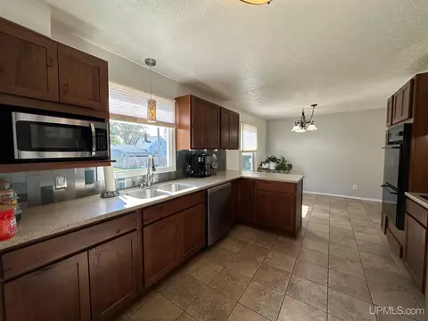 706 Duncan, Ishpeming, MI 49849 photo 22