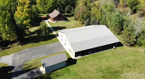 2792 County Line, Vulcan, MI 49892