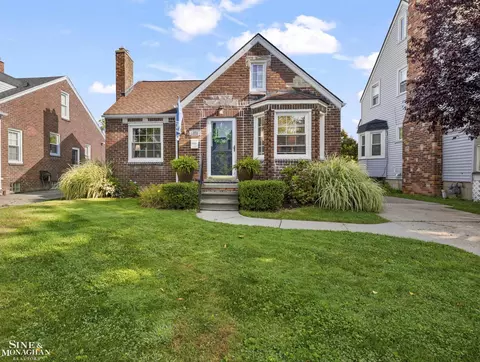 1538 Anita, Grosse Pointe Woods, MI 48236
