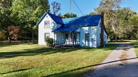 1017 N Line, Chesaning, MI 48616