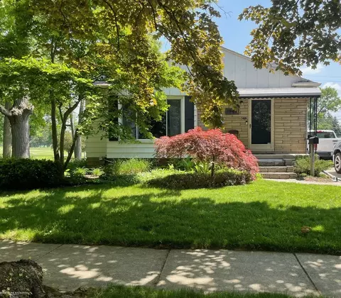 1944 Brookwood, Royal Oak, MI 48073