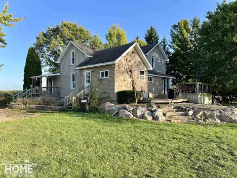 2721 N Geeck, Corunna, MI 48817