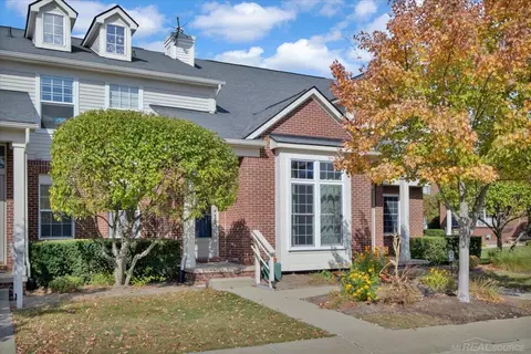 28103 April, Walled Lake, MI 48390