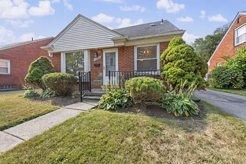 21248 Newcastle, Harper Woods, MI 48225
