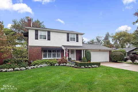 19991 Wedgewood, Grosse Pointe Woods, MI 48236