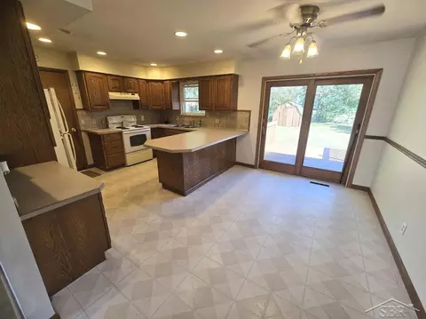 Kitchen - 91 Kratz, Hemlock, MI 48626 photo 2 of 2