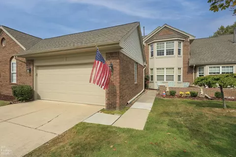 15746 Golfview #179, Riverview, MI 48193