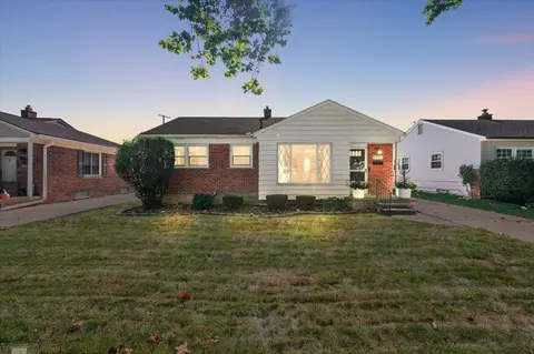 22710 Carolina, Saint Clair Shores, MI 48080