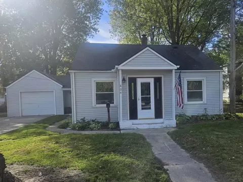 804 Woodside, Essexville, MI 48732