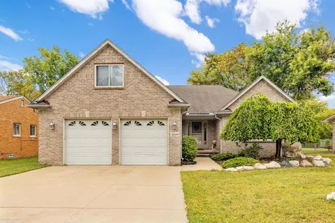 17609 21 Mile Rd, Macomb, MI 48044