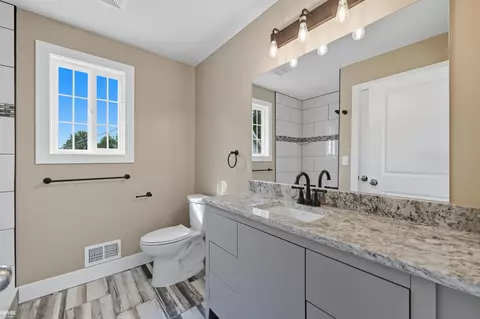 Bath - 310 S 6th, Saint Clair, MI 48079 photo 3 of 4
