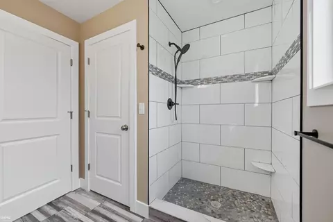 Bath - 310 S 6th, Saint Clair, MI 48079 photo 4 of 4