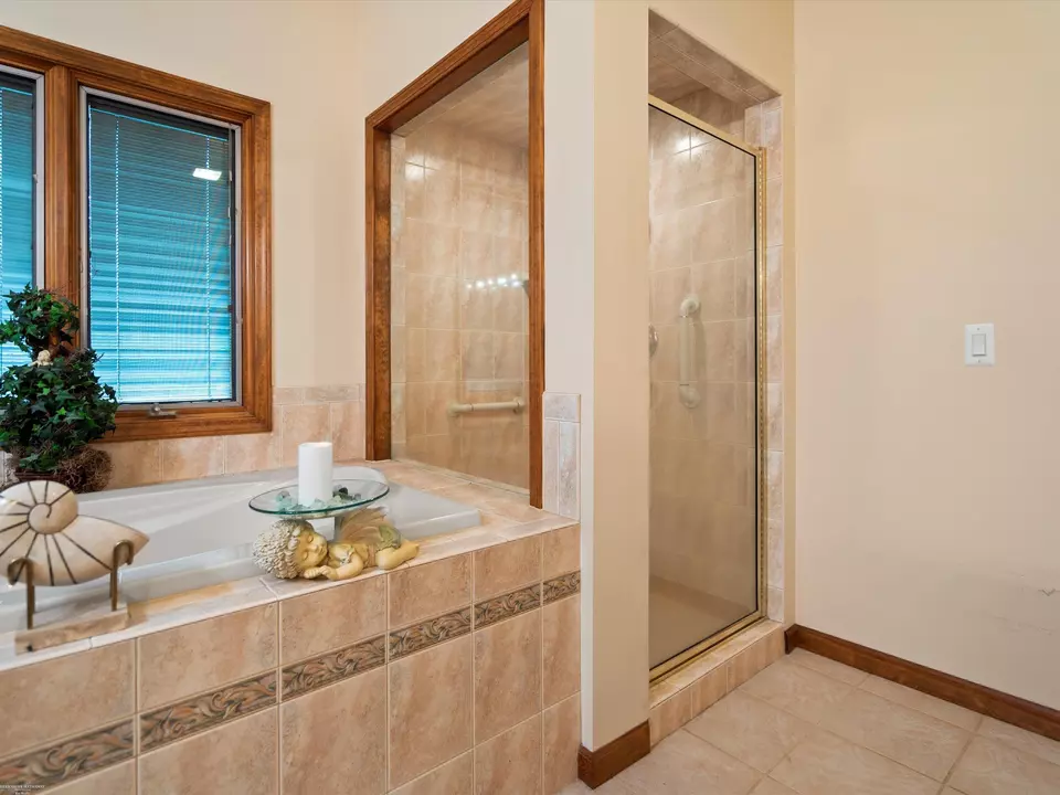 Bath - 2111 Oak, Ortonville, MI 48462 photo 3 of 6