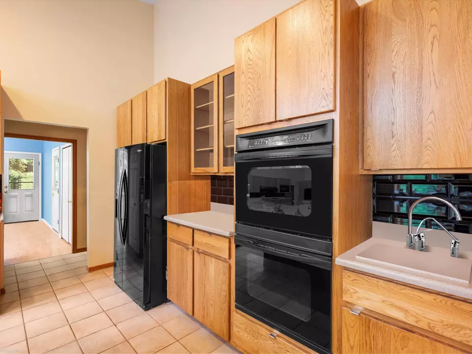Kitchen - 2111 Oak, Ortonville, MI 48462 photo 4 of 5