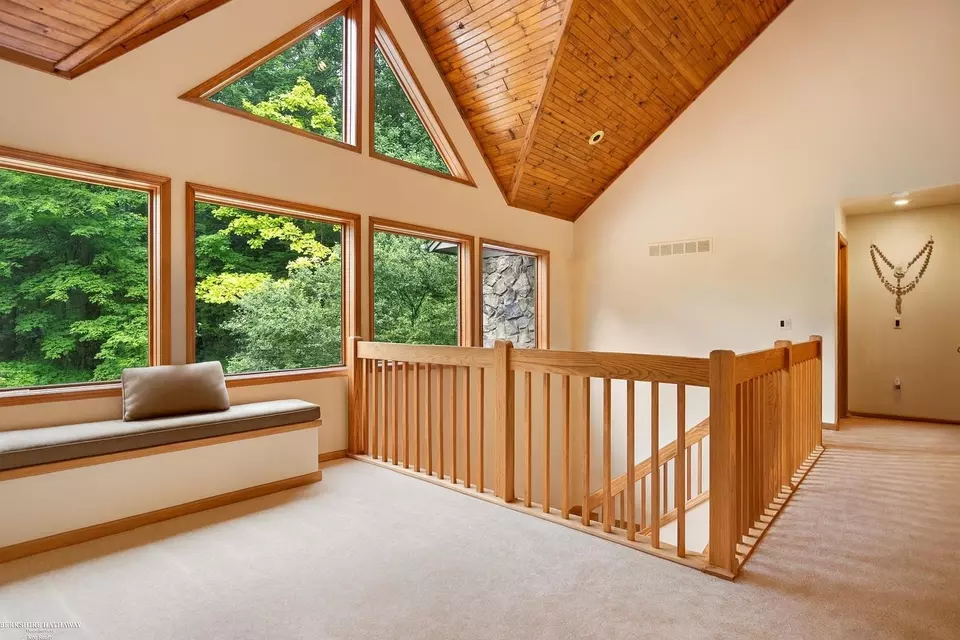 Entry Way - 2111 Oak, Ortonville, MI 48462 photo 4 of 4