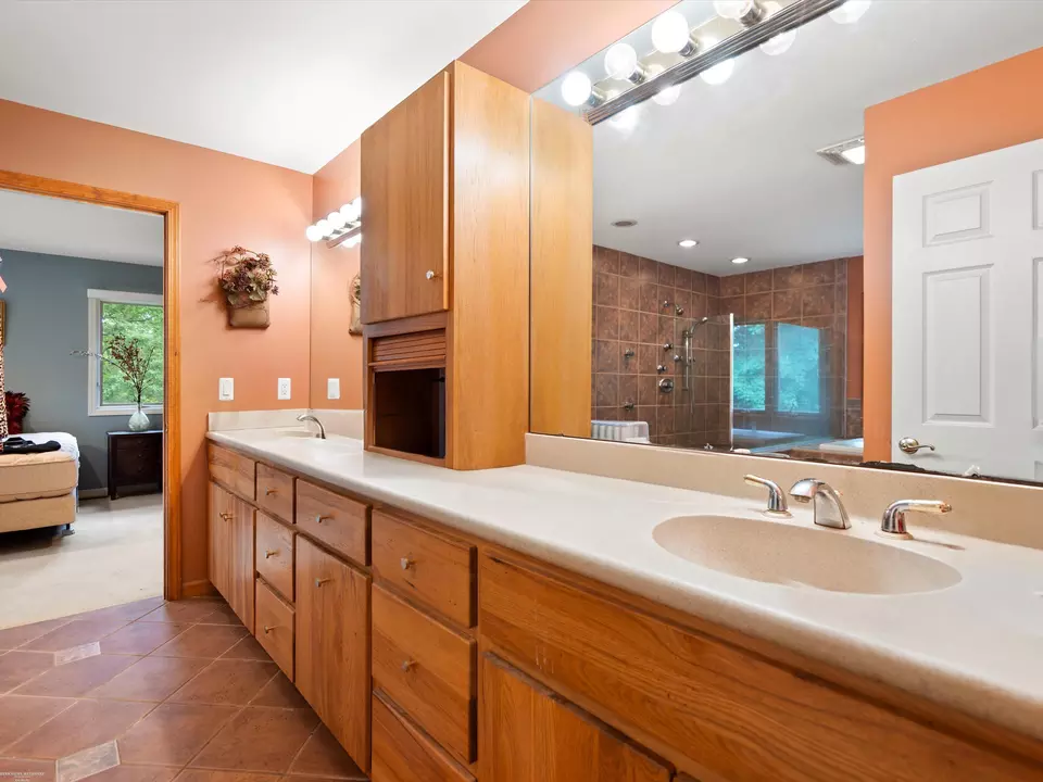 Bath - 2111 Oak, Ortonville, MI 48462 photo 4 of 6