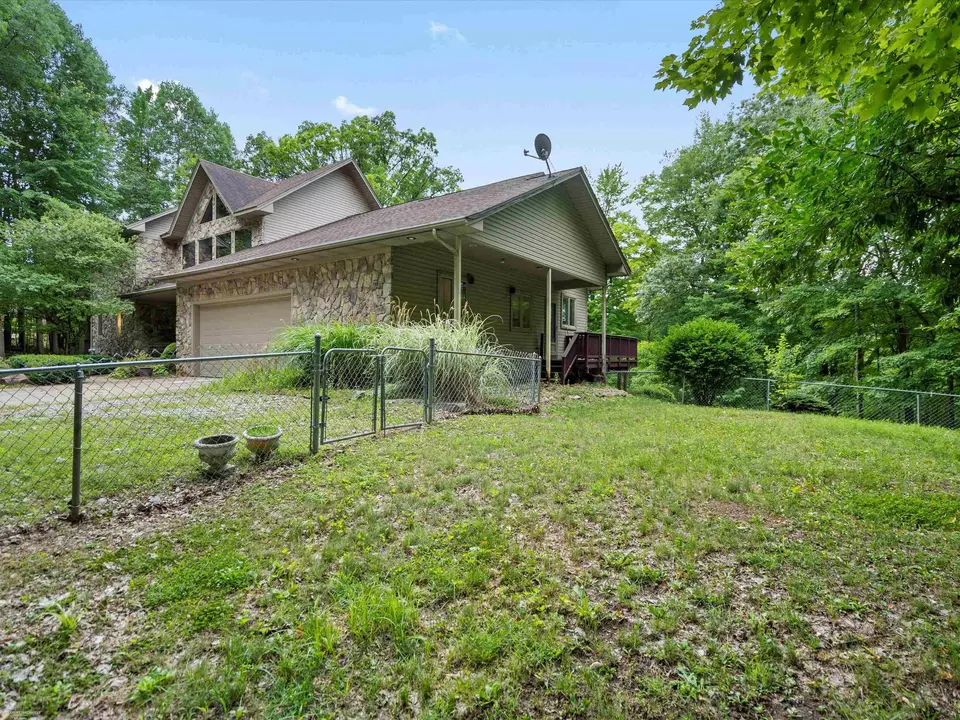 Exterior - 2111 Oak, Ortonville, MI 48462 photo 2 of 8