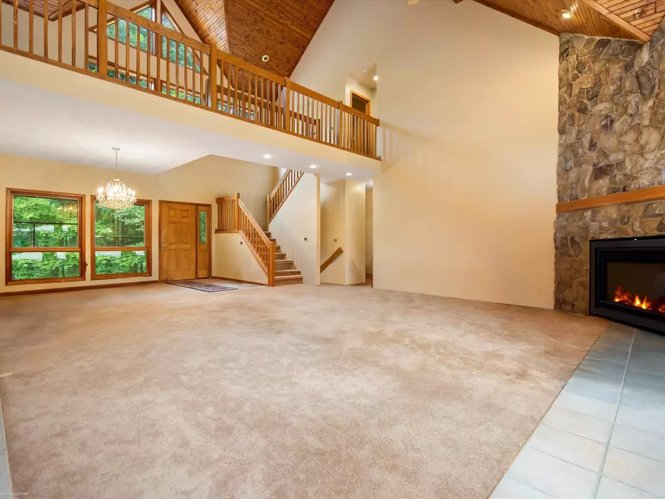 Living - 2111 Oak, Ortonville, MI 48462 photo 3 of 4