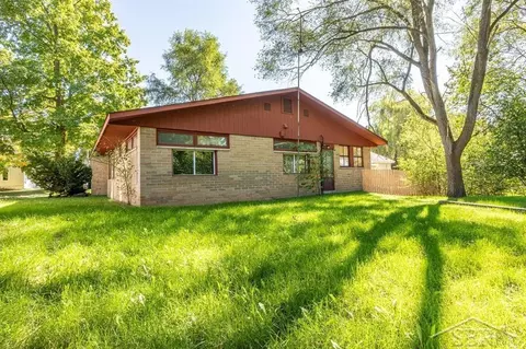 Exterior - 703 Maple, Clare, MI 48617 photo 3 of 4