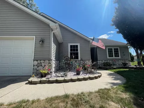 Exterior - 685 Townsend, Algonac, MI 48001 photo 2 of 14