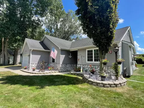 Exterior - 685 Townsend, Algonac, MI 48001 photo 3 of 14