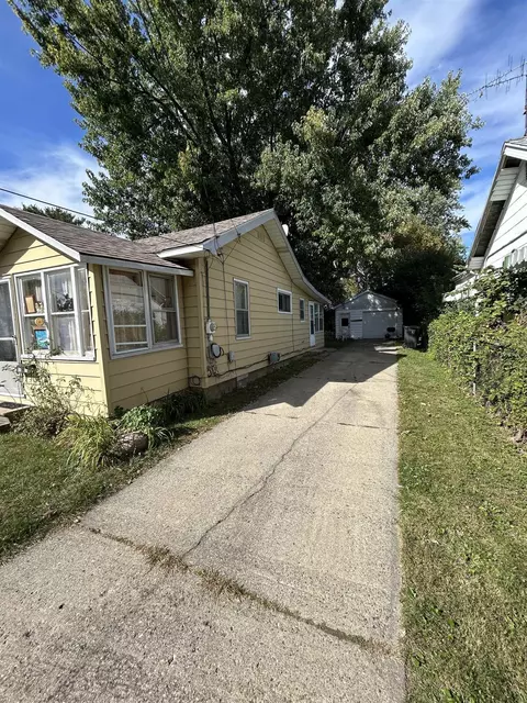 3214 Clairmont, Flint, MI 48503 photo 3