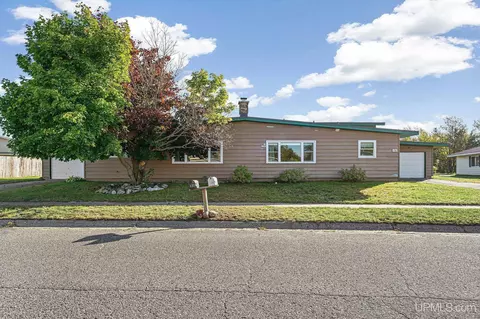136 Crusader, Gwinn, MI 49841