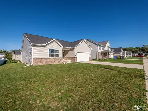 Exterior - 2015 Monohan, Monroe, MI 48162 photo 4 of 8