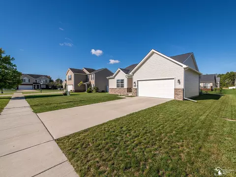 Exterior - 2015 Monohan, Monroe, MI 48162 photo 3 of 8