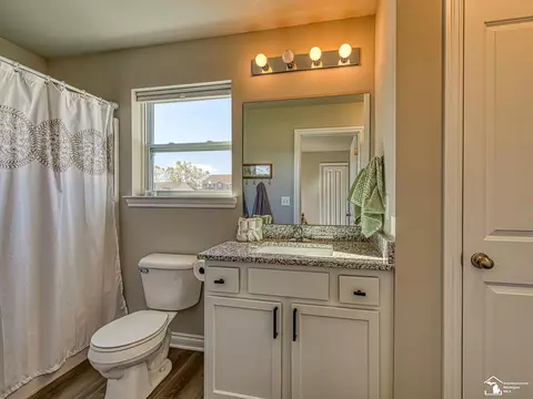 Bath - 2015 Monohan, Monroe, MI 48162 photo 1 of 3