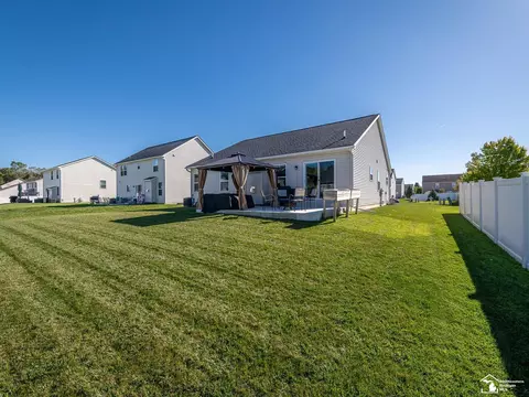 Exterior - 2015 Monohan, Monroe, MI 48162 photo 5 of 8