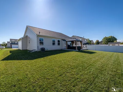 Exterior - 2015 Monohan, Monroe, MI 48162 photo 7 of 8
