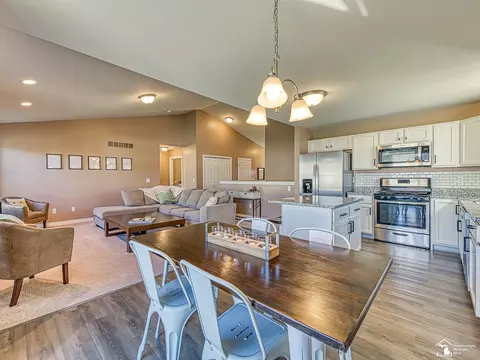 Dining - 2015 Monohan, Monroe, MI 48162 photo 2 of 2