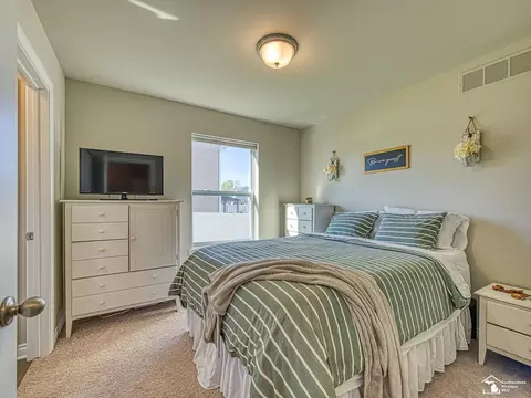 Bedroom - 2015 Monohan, Monroe, MI 48162 photo 4 of 6