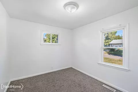 Bedroom - 556 Walnut, Mount Morris, MI 48458 photo 2 of 2