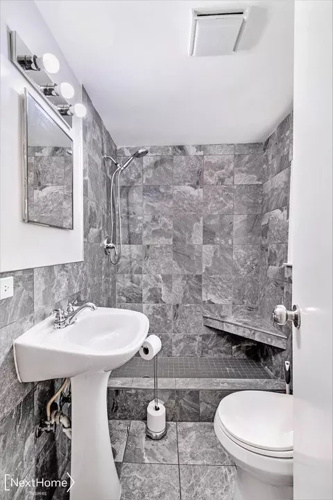Bath - 556 Walnut, Mount Morris, MI 48458 photo 1 of 1