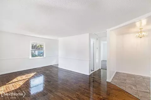 Living - 556 Walnut, Mount Morris, MI 48458 photo 2 of 3