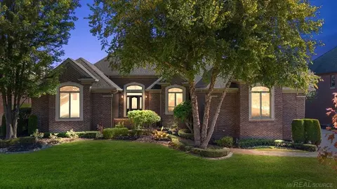 61784 Bunker Hl, Washington, MI 48094